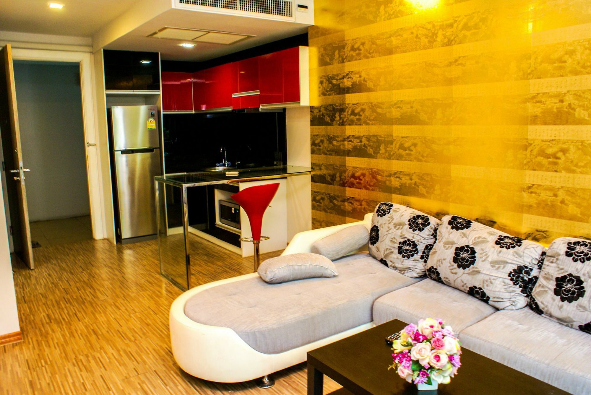 Sixty Six Road Hotel