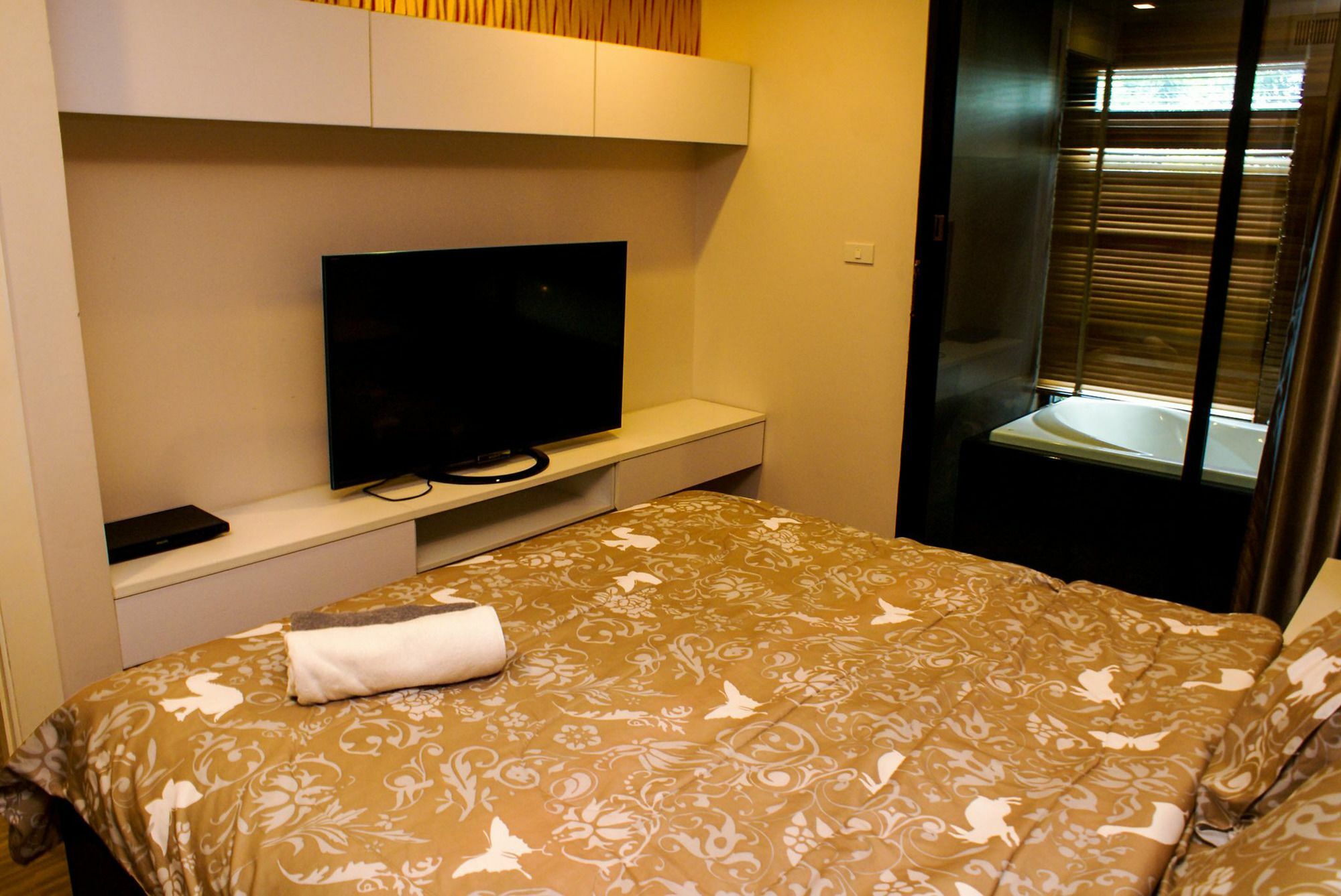 Sixty Six Road Hotel