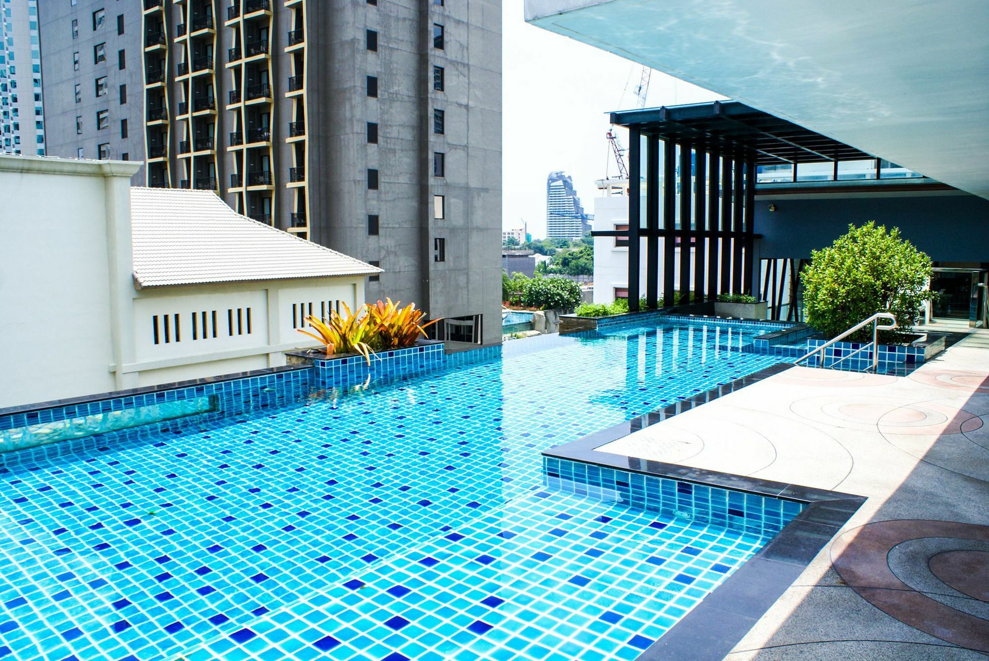 Hotel Sixty Six Road 3*