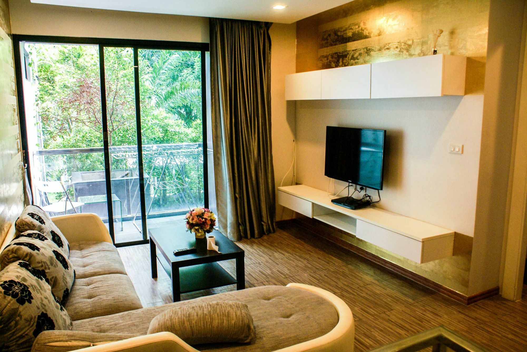 Hotel Sixty Six Road